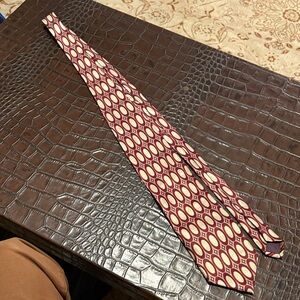 Elegant Burgundy and Cream Men's Tie